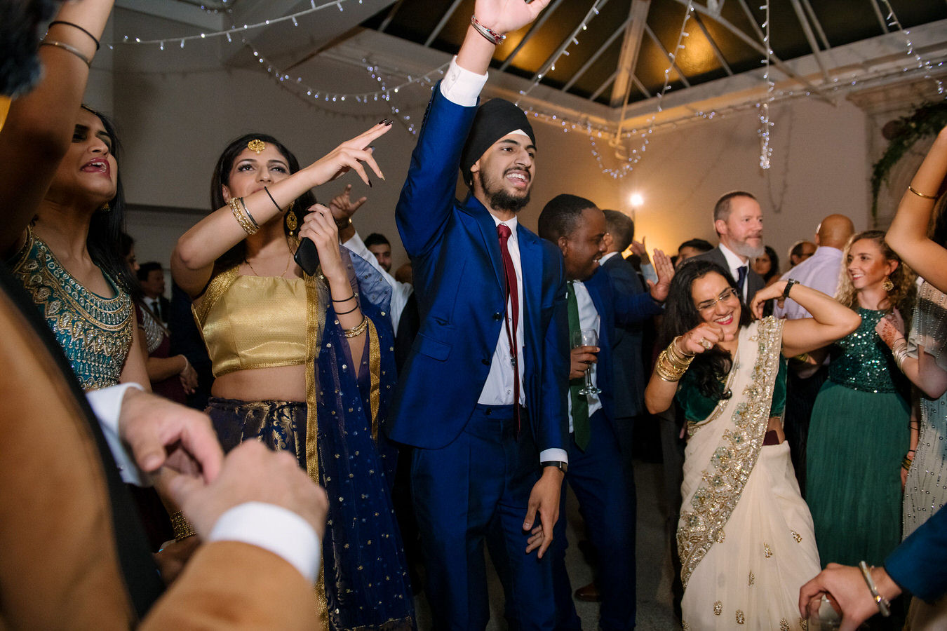 Hampton Court House wedding guests feeling great on the dance floor